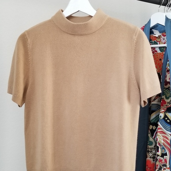 Short sleeves sweater! - Picture 1 of 4